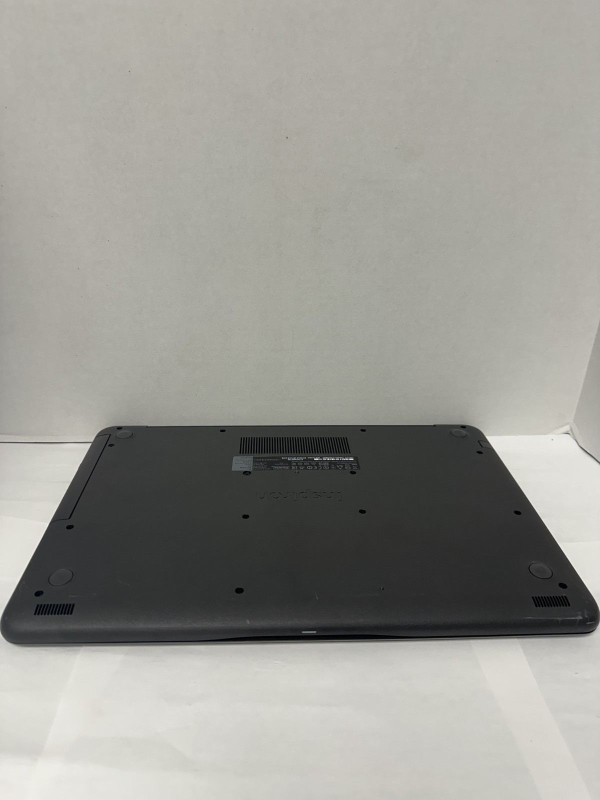 Dell Inspiron 5565 AMD A12-9700 8GB RAM 1 TB HDD (No OS or Charger)
