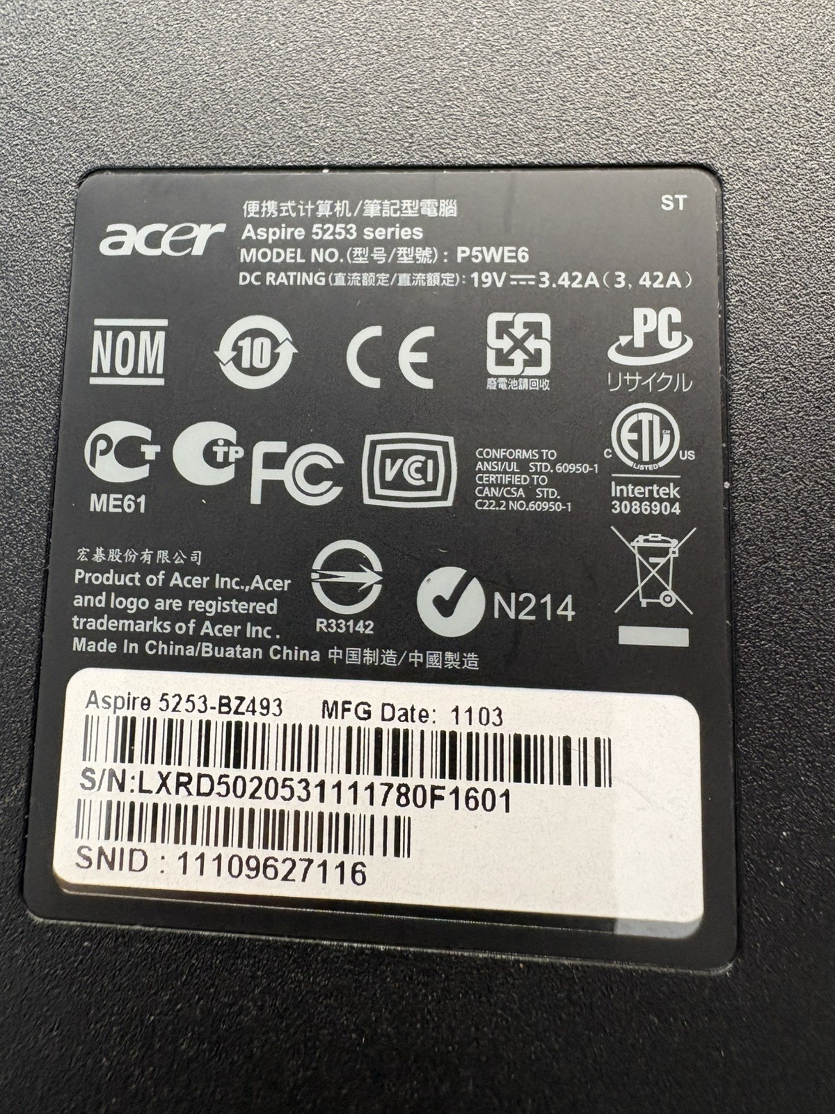 Acer Aspire 5253-BZ493 Laptop AMD C-50 1.0 GHz 4GB RAM 500 HDD Window 7
