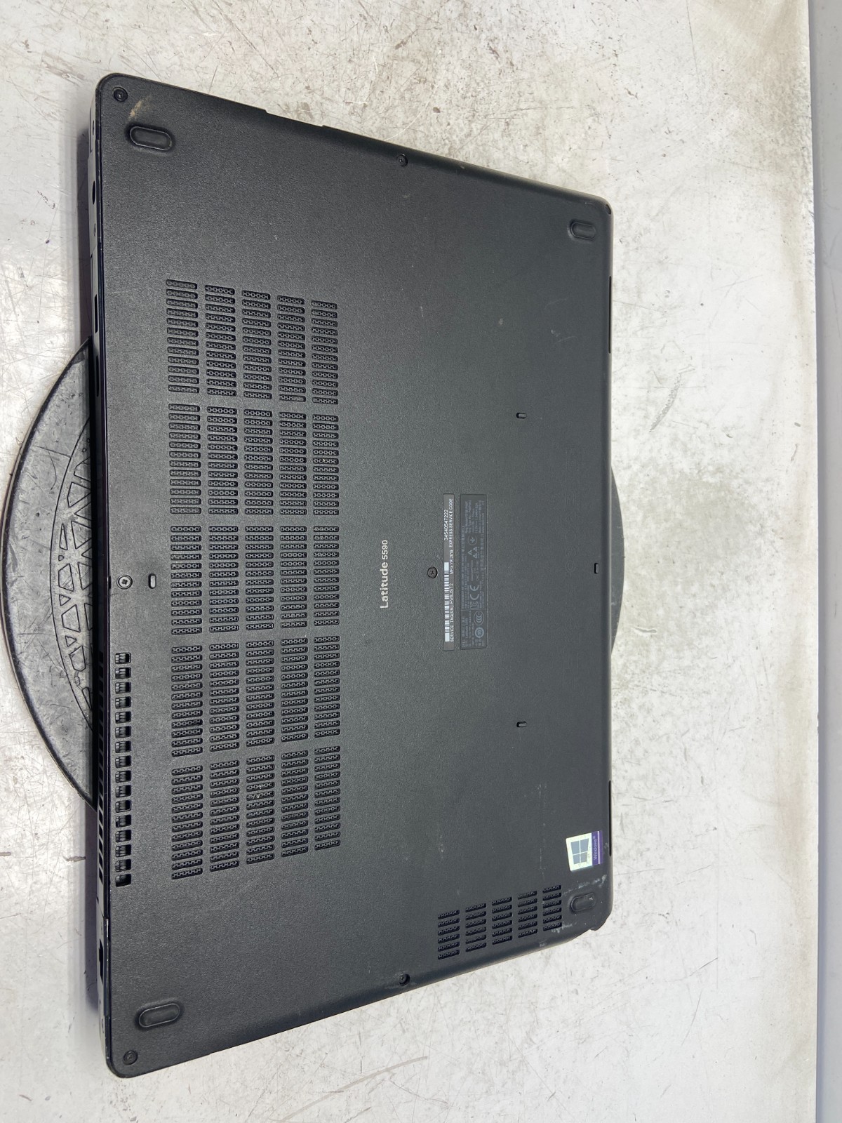 Dell Latitude 5590 Intel i5-8250U 1.6GHz 4 GB NO HDD