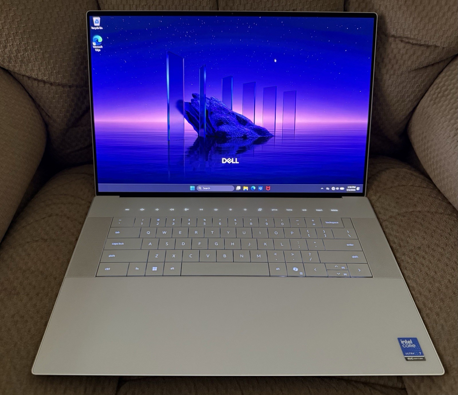 Dell Premium 16″ 4K OLED Laptop (Core Ultra 7 255H, RTX 5050, 32GB RAM, 1TB SSD)