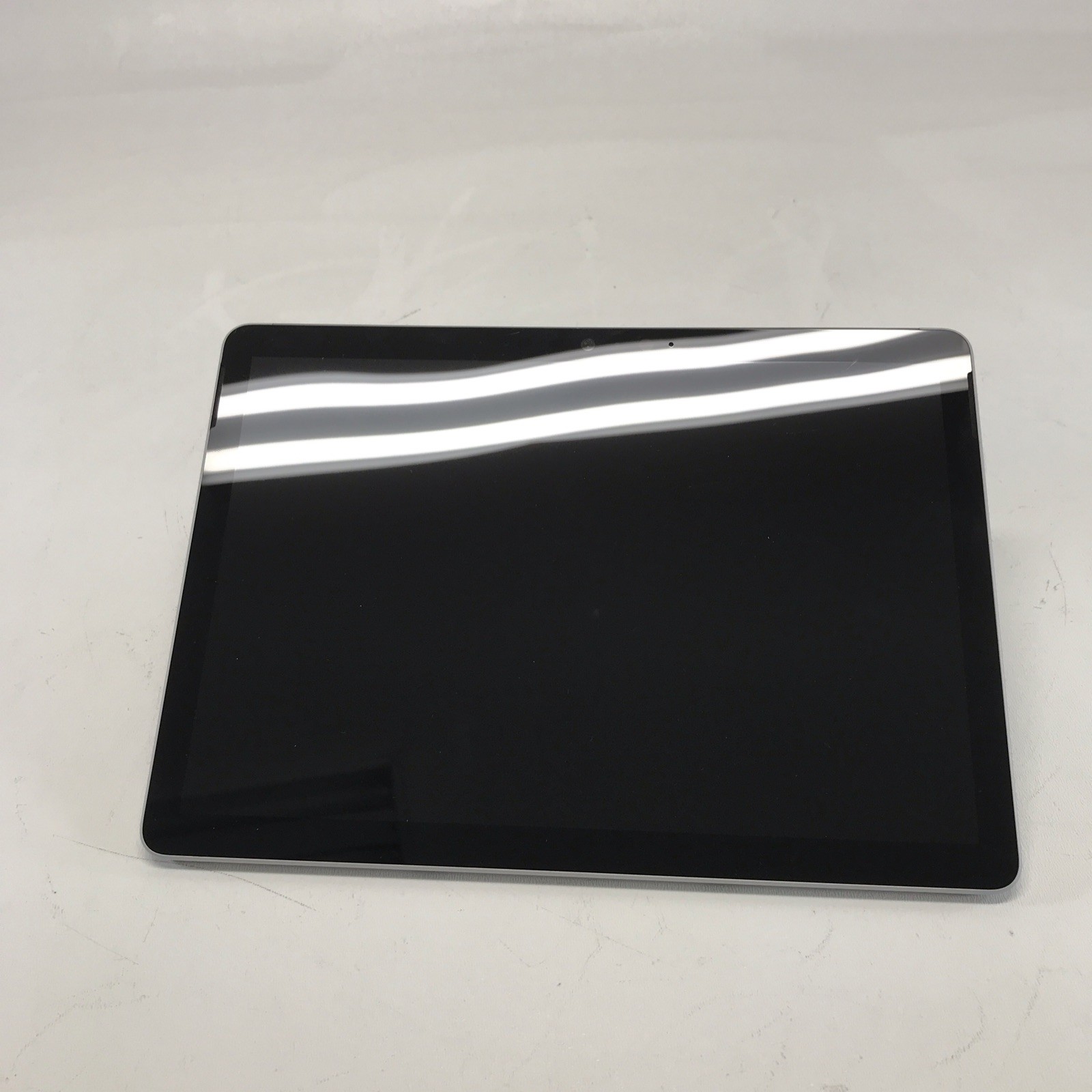 Microsoft Surface Go 2 Intel Pentium4425Y 4GB RAM 62 GB SSD Win 10 Pro
