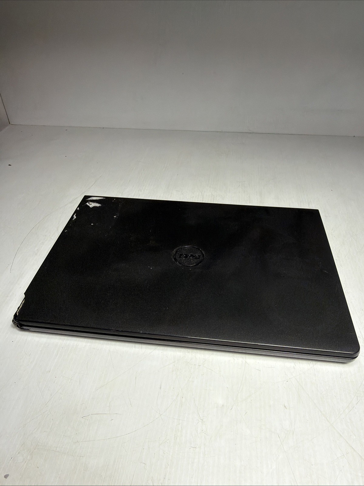 Dell Inspiron 3558 15″ Laptop i3-5015u 4gb Ram No Drives Boots Bios