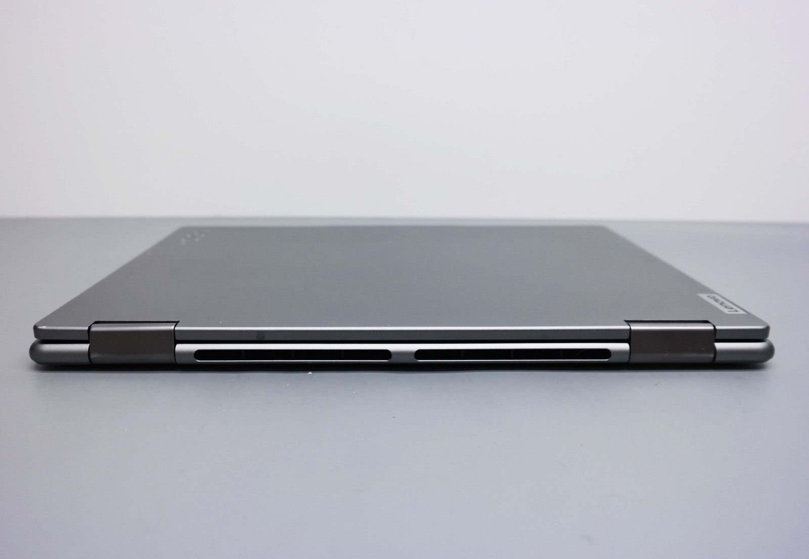 Lenovo Yoga 7 14″ AMD Ryzen 5 8640HS 8GB 512GB SSD