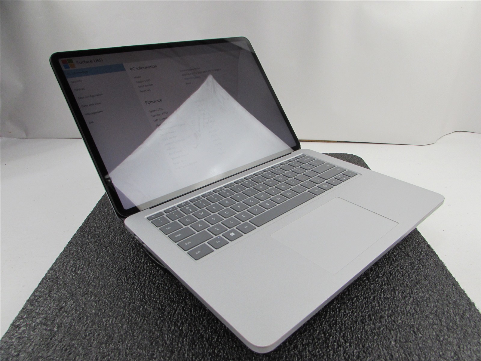 Microsoft Surface Laptop Studio 1964 i7-11370H 1TB SSD 32GB RTX A2000 *No A/C*