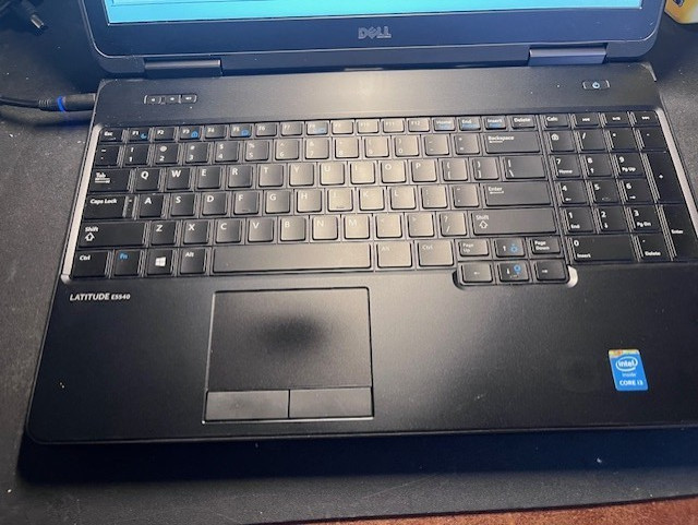Dell Laptop Linux Mint Cinnamon 8GB Ram,Fast 240GB SSD, New Battery