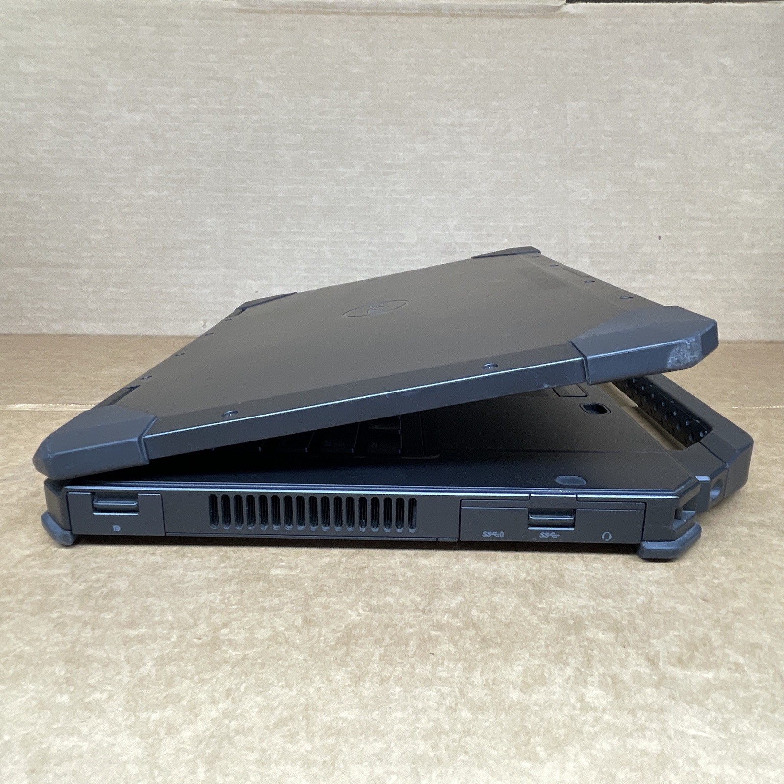 Dell Latitude 5420 Rugged, Intel Core i3-7130U @ 2.70GHz 8GB RAM NO SSD NO OS