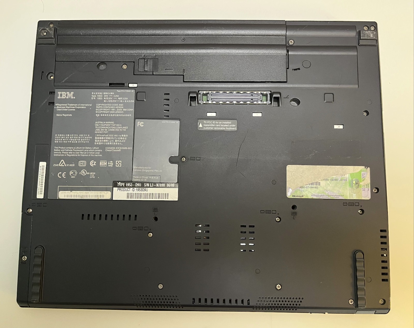 Vintage IBM Lenovo ThinkPad T60 14.1″ 4:3 XGA+ Intel Core Duo Retro Laptop