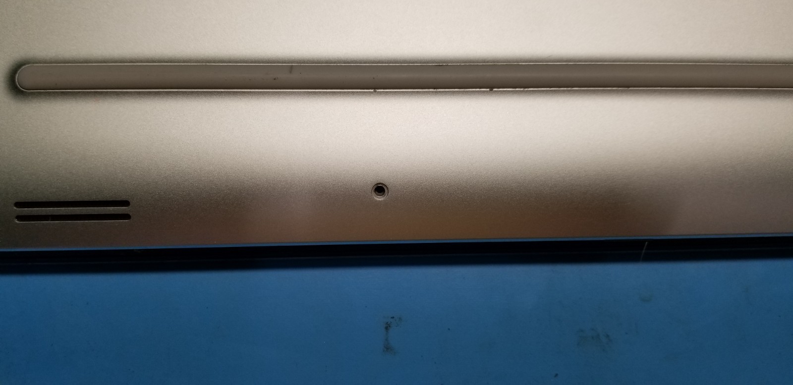 Dell XPS 15 9570 4K i7-8750H 2.20GHz 8GB NO HDD/OS NVIDIA GTX 1050ti 40065