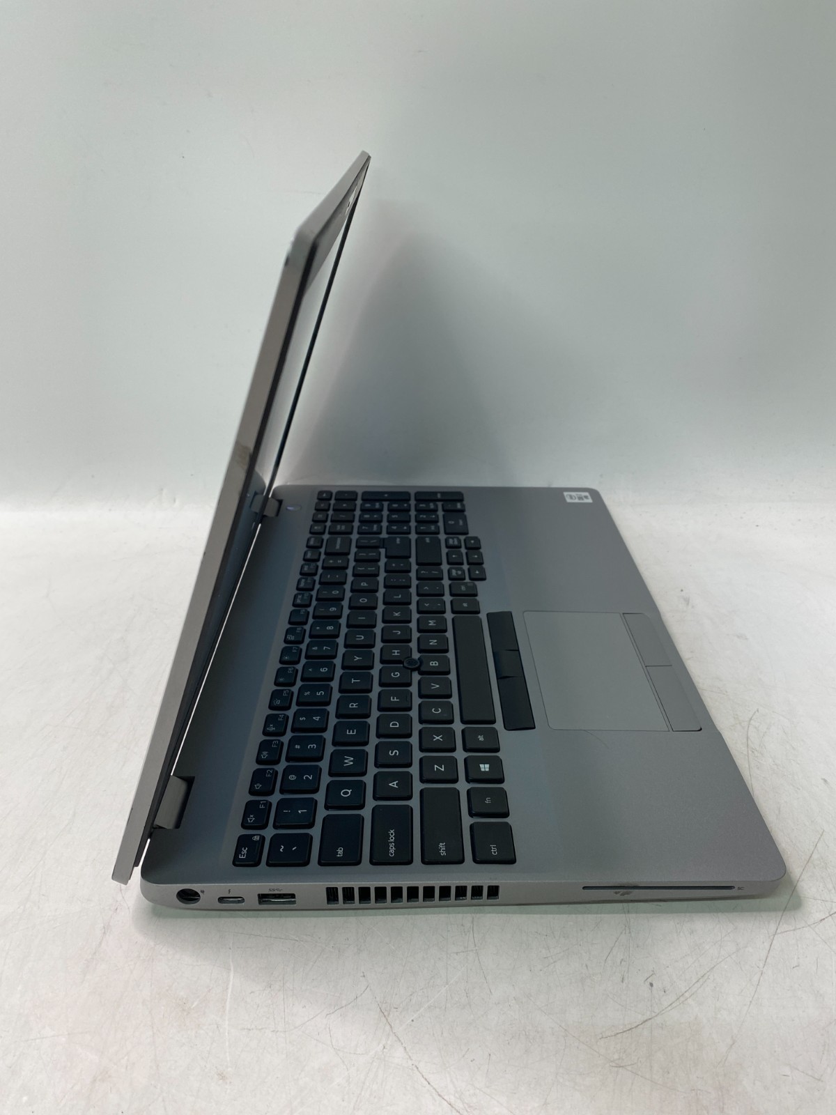 Dell Latitude 5511 Touch 15.6″ i7 10th 16GB DDR4 256GB SSD MX250 Win11H w/ AC
