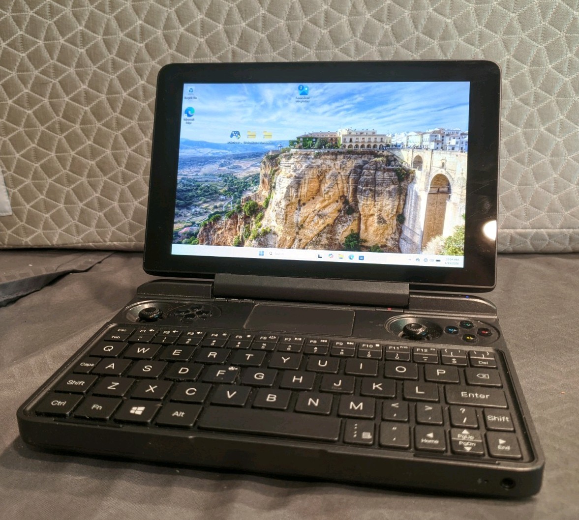 GPD Win Max 2020 Handheld Game System I5-1035G7, 16GB RAM, 500GB SSD, Win11