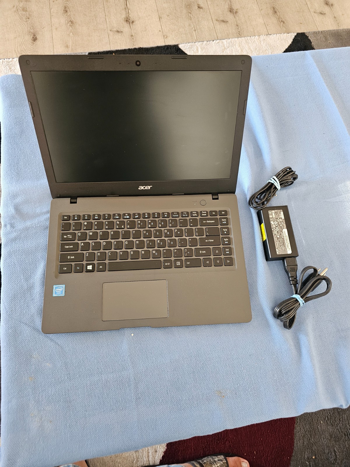 Acer N15V2 14″ Notebook AO1-431 Series With Charger – NO HDD, Works Great – Nice