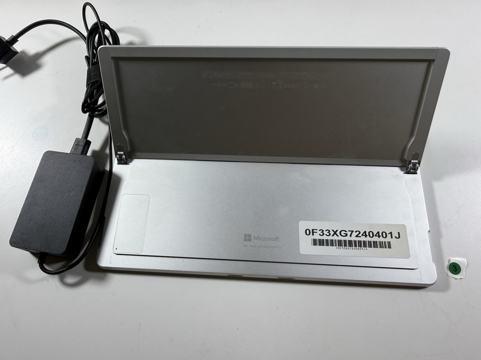 Microsoft Surface Pro 8 (1982) i5-1145G7 – 16GB RAM – 256GB 120Hz – Win 11 Pro