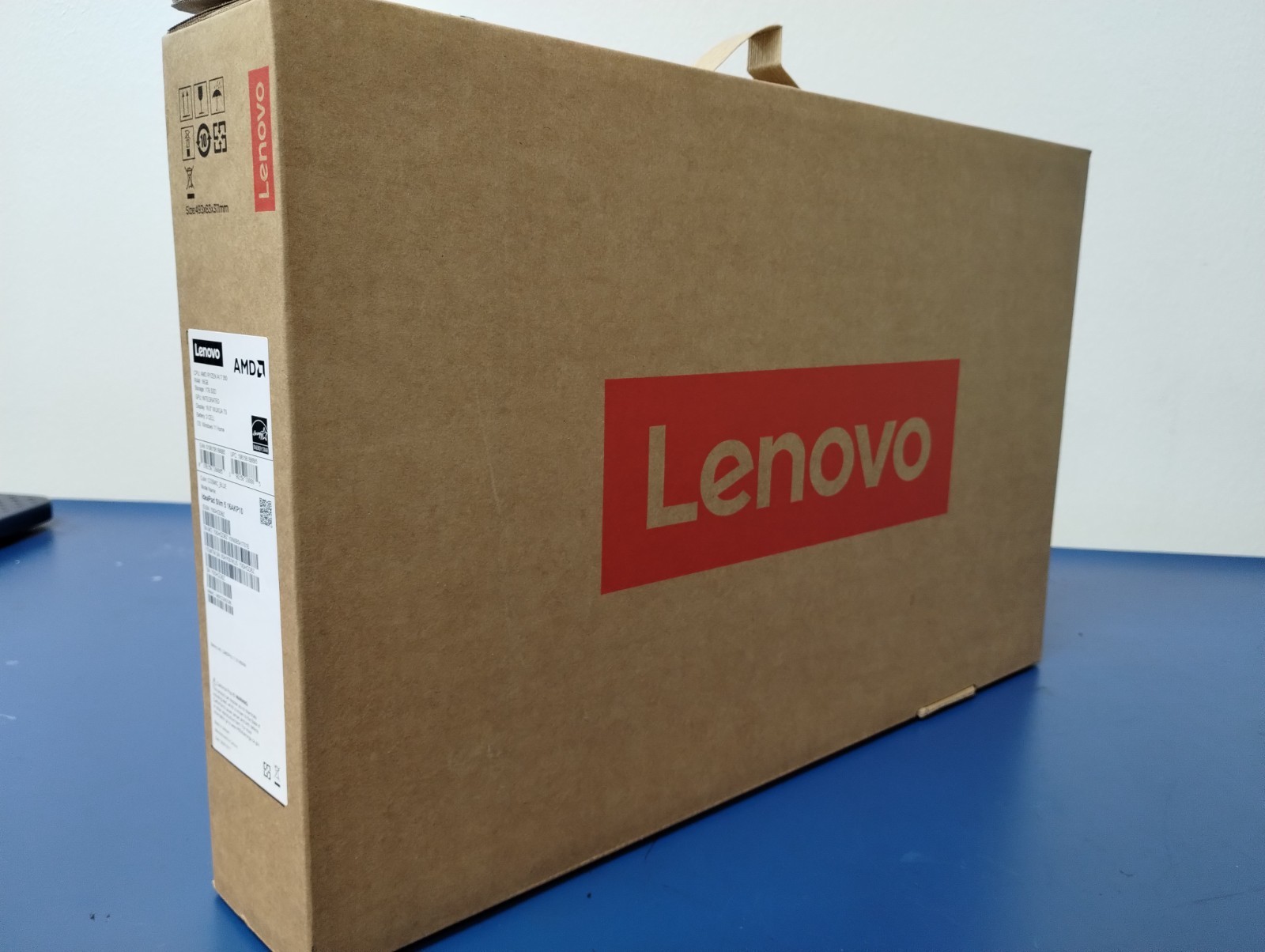 Lenovo IdeaPad Slim 5 16AKP10, AMD Ryzen AI 7 350, 2.00 GHz 16 GB RAM, 1 TB NVMe