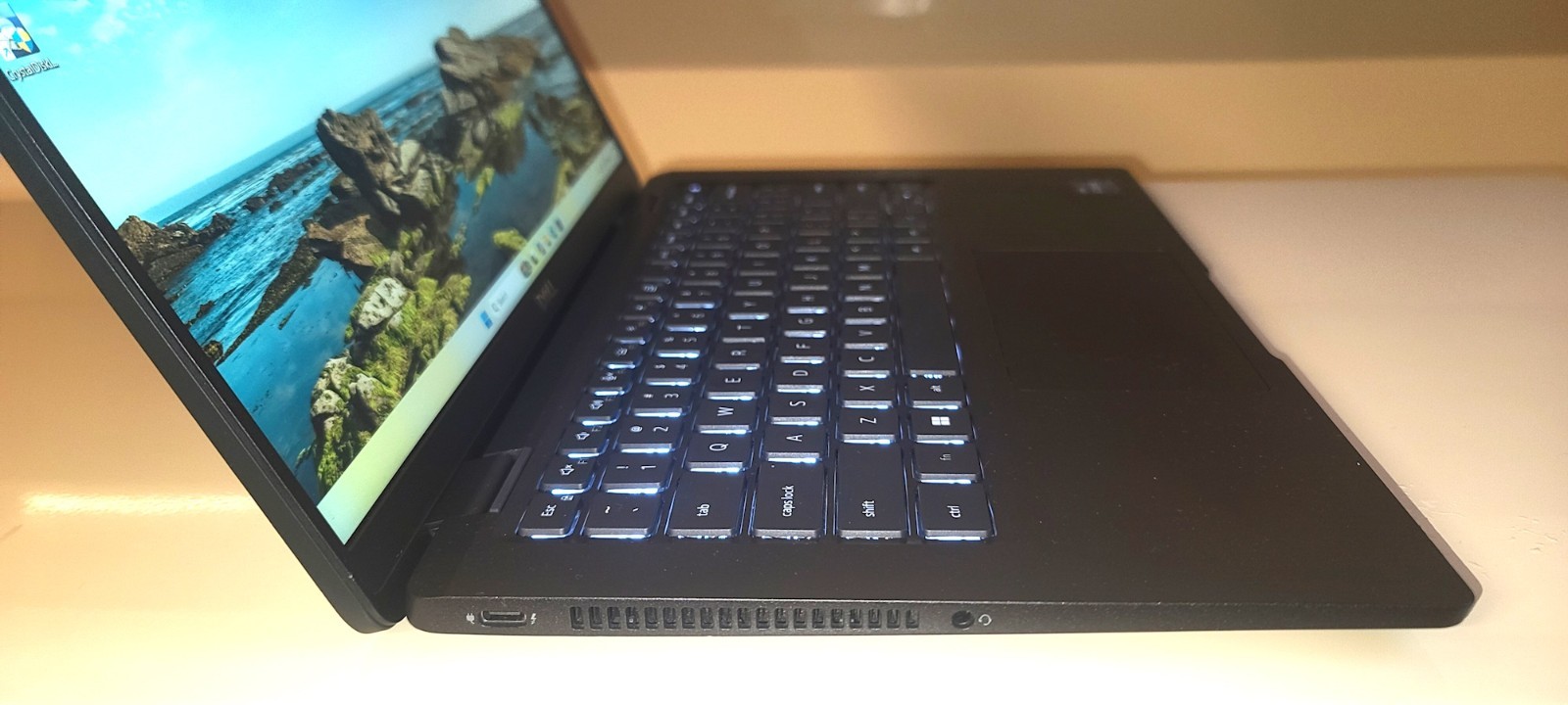 Dell Latitude 7430: 12th Gen i7-1265U @1.8GHz 16GB RAM 256GB M.2 NVMe SSD @100%
