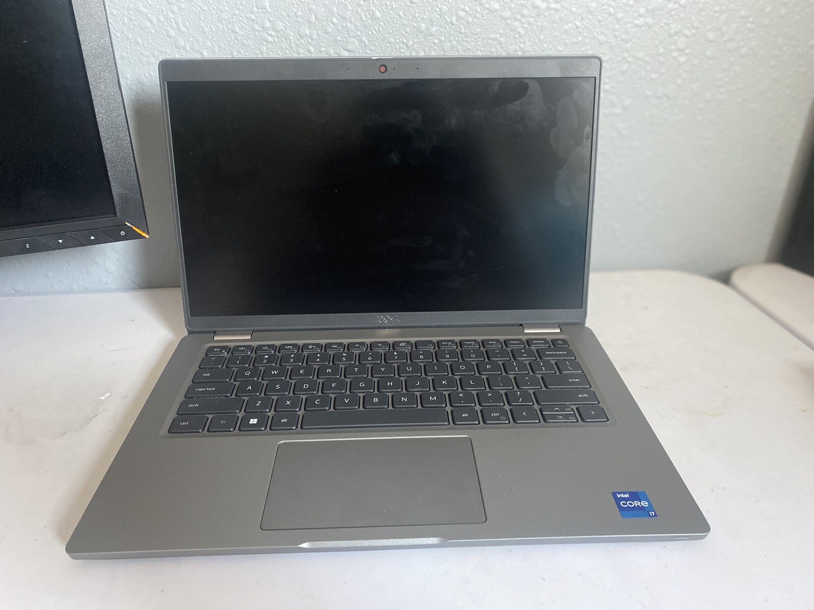 Dell Latitude E5470 (500GB HDD, Intel Core I3-6100U, 2.3GHz, 8GB RAM, AMD Radeon
