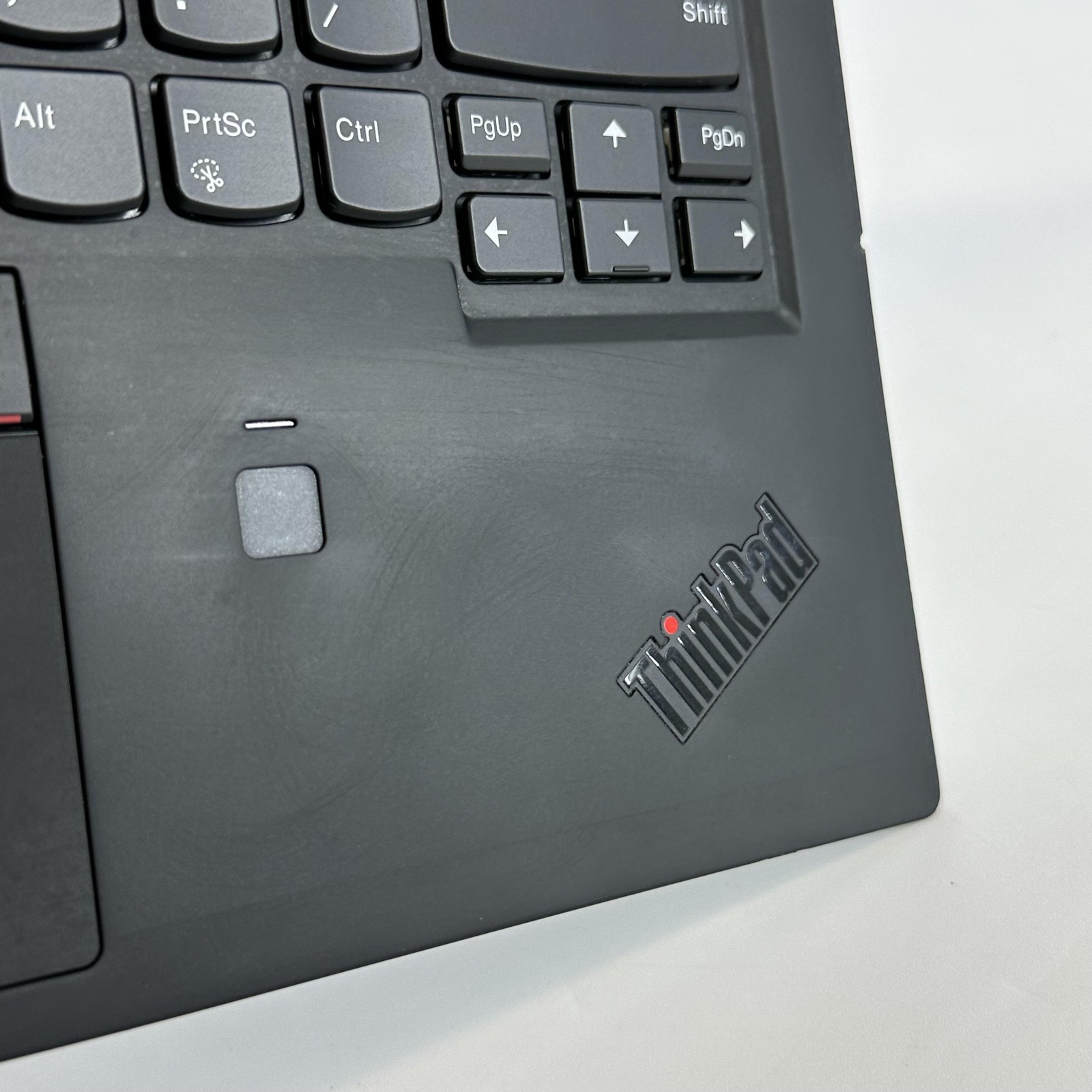 Lenovo ThinkPad X1 Carbon Gen 6 14 2K i7-8650U 1.90GHz 16GB 256GB SSD Good