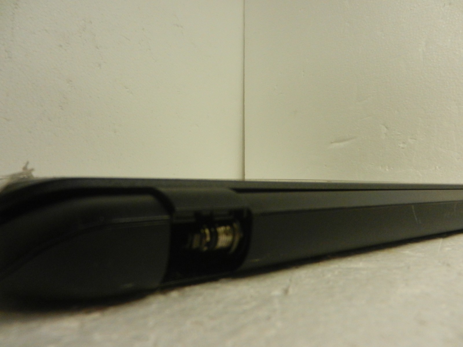 HP 15-f100dx AMD A8-6410 2 GHz 4GB RAM 500 GB HDD CRACKED GLASS but WORKS