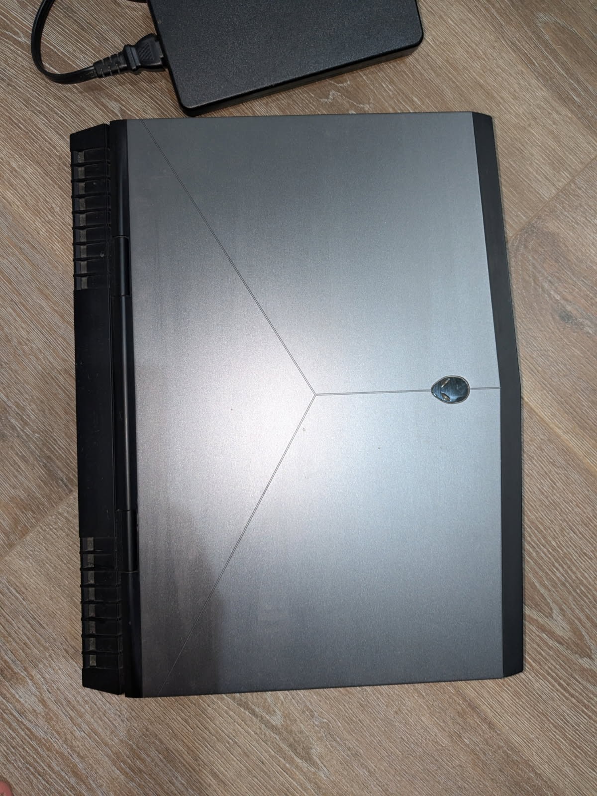 Alienware 17 R4 Gaming Laptop GTX 1070 i7 7700HQ 16GB RAM