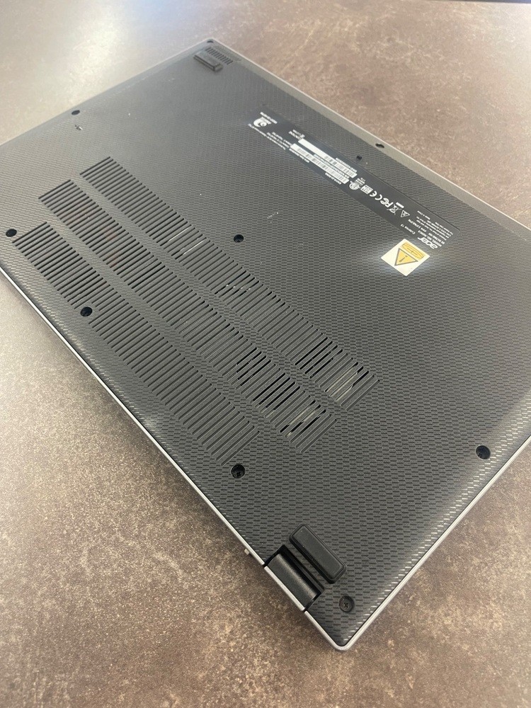 Acer N23C3 Extensa 215-23 8gb ram Ryzen 3 7320U Radeon Graphics 256 SSD 15.6″