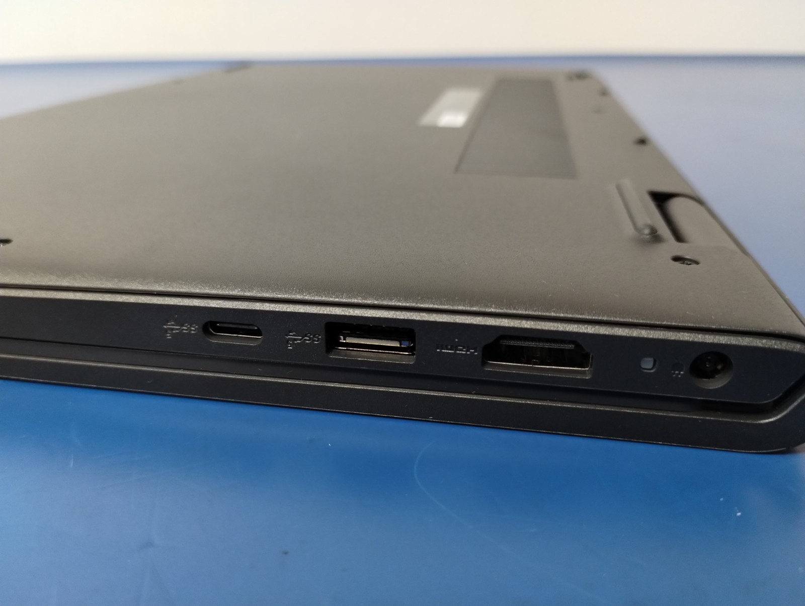 DELL 15 DC15255 G8MK9, AMD Ryzen 7 7730U, 2.00 GHz, 16 GB RAM, 512 GB NVMe SSD