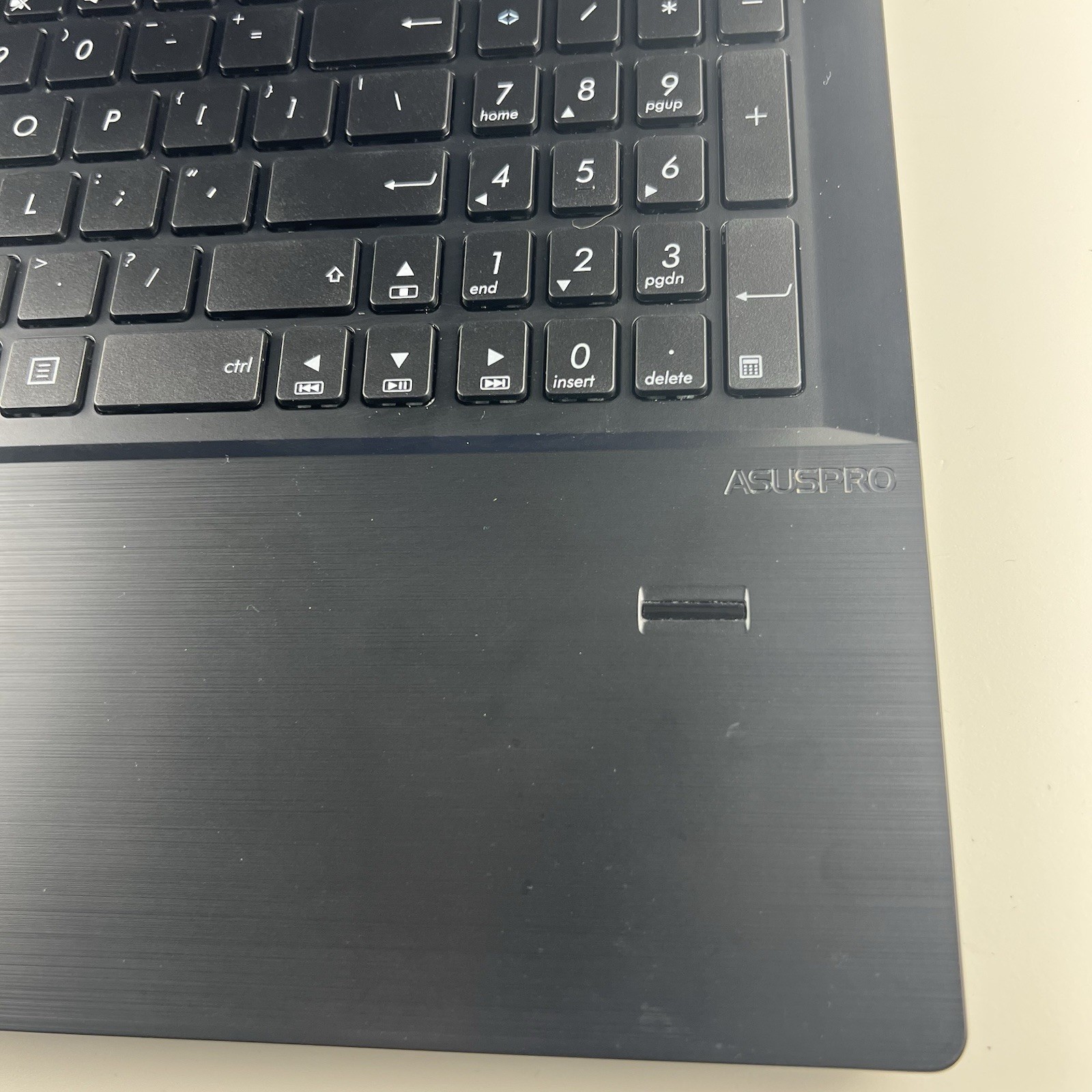 ASUS Pro P2540UB – i5-7200U 8GB 1 TB – 15.5″ – Windows 11 w/Charger, READ