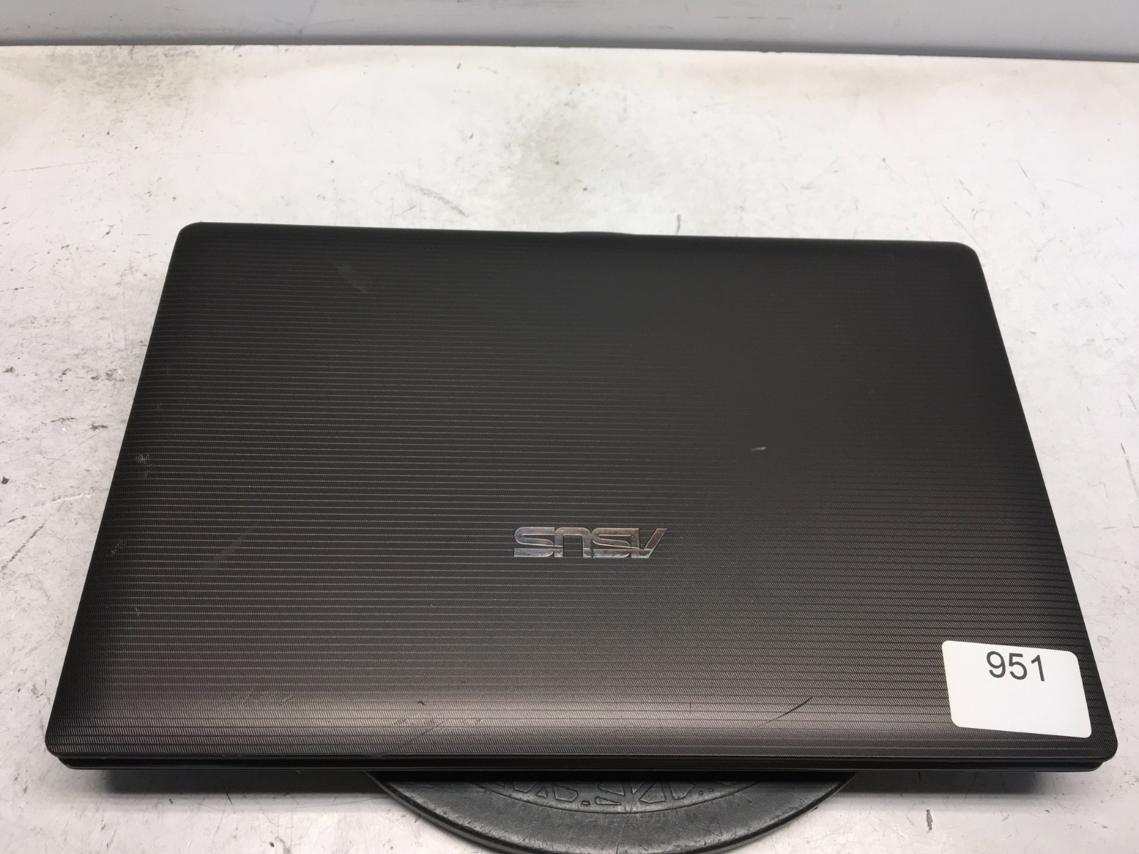 Asus X53E-RS52 Intel i5-2450M 2.5GHz 6 GB NO HDD NO BAT – SCREEN DAMAGE