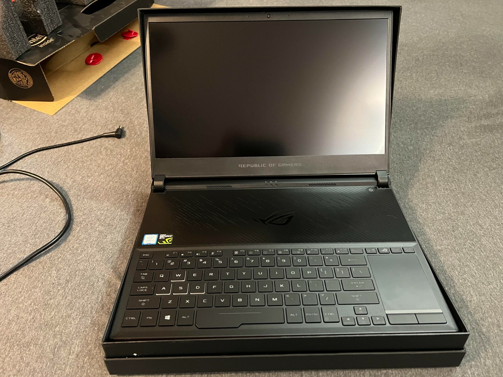 Asus ROG Zephyrus GX531GS-AH78 15.6″ IPS 144Hz i7-8750H 2.2GHz 246GB 1TB GTX1070