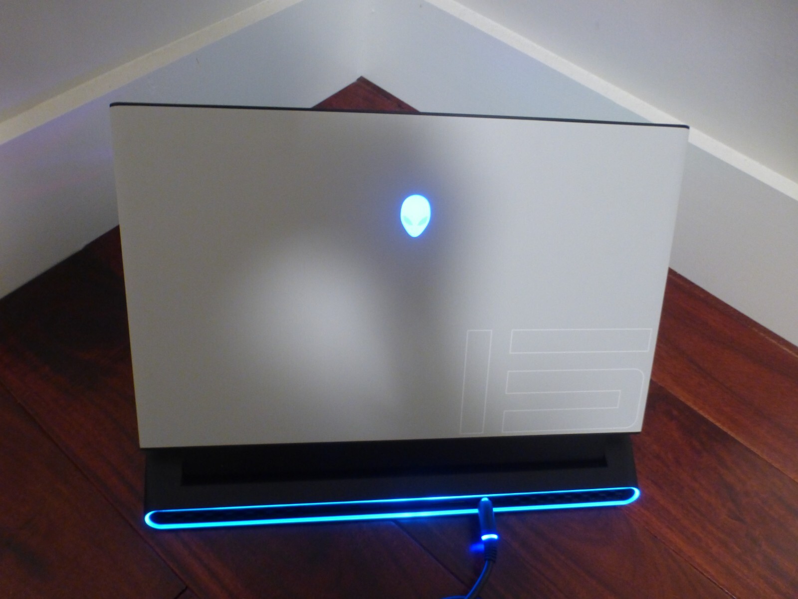 Alienware M15 R4 15.6″ 1080p 300hz, i9 10980HK, 1TB/32GB, Nividia RTX 3070
