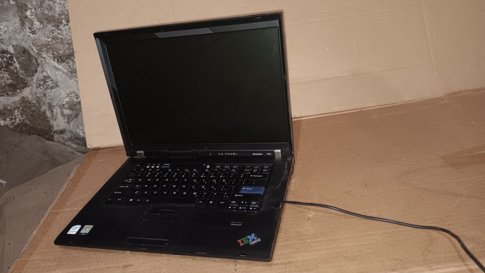IBM Lenovo ThinkPad R61i Laptop 15.4″ LCD Screen Type 8932-9WU For parts