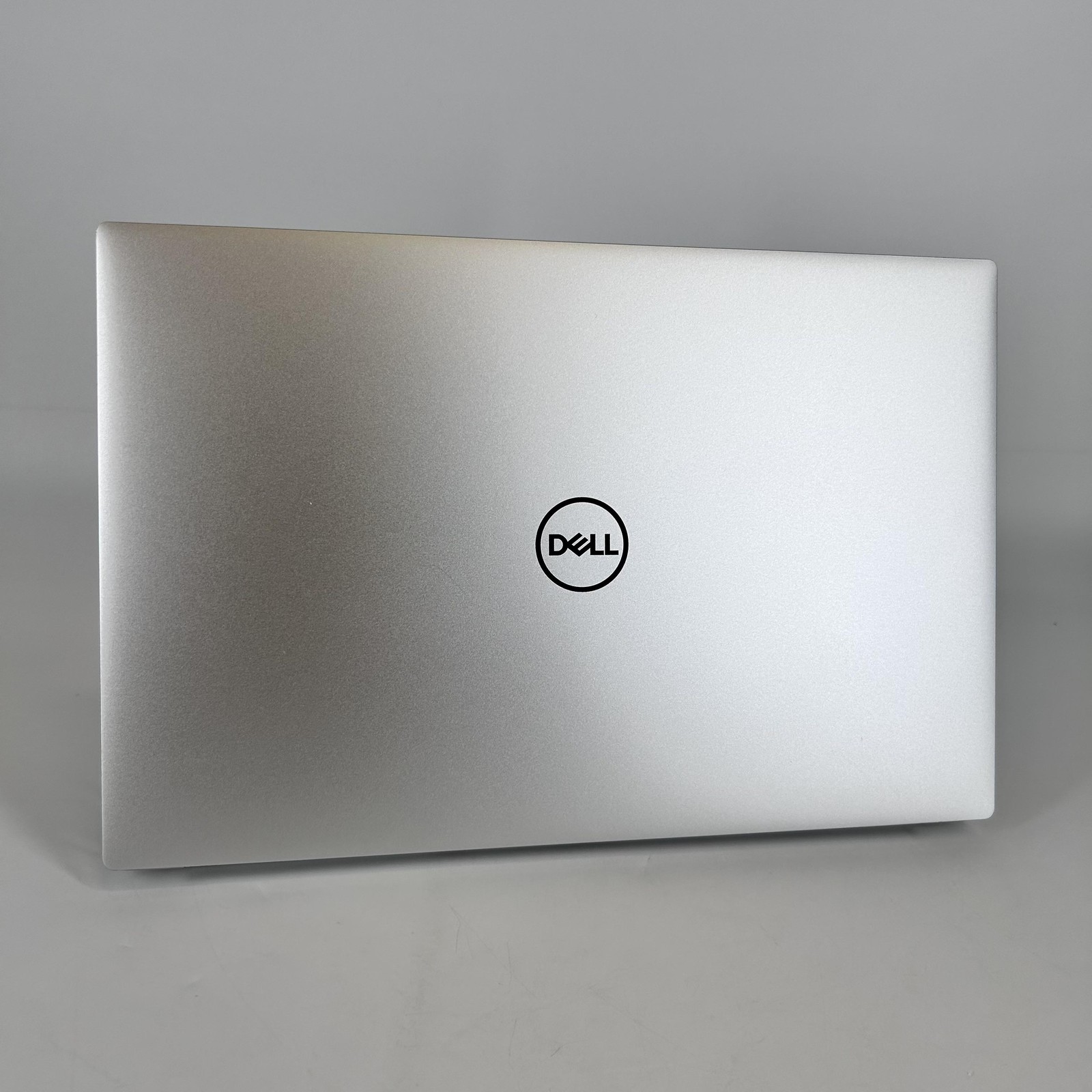 Dell XPS 15 9520 FHD+ 2.5 GHz i9-12900HK 16GB 1TB SSD RTX 3050 Ti Very Good