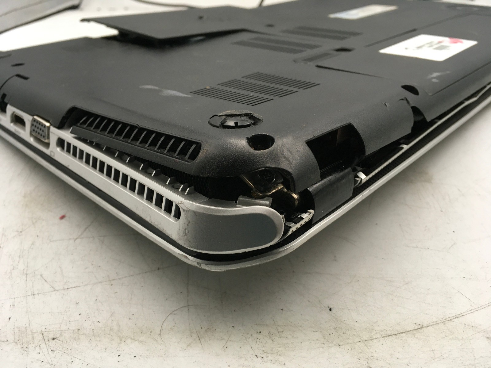 HP PAVILION M6 1045DX – FOR PARTS/BAD LCD – INTEL I5-3210M – 8GB RAM – READ – BB