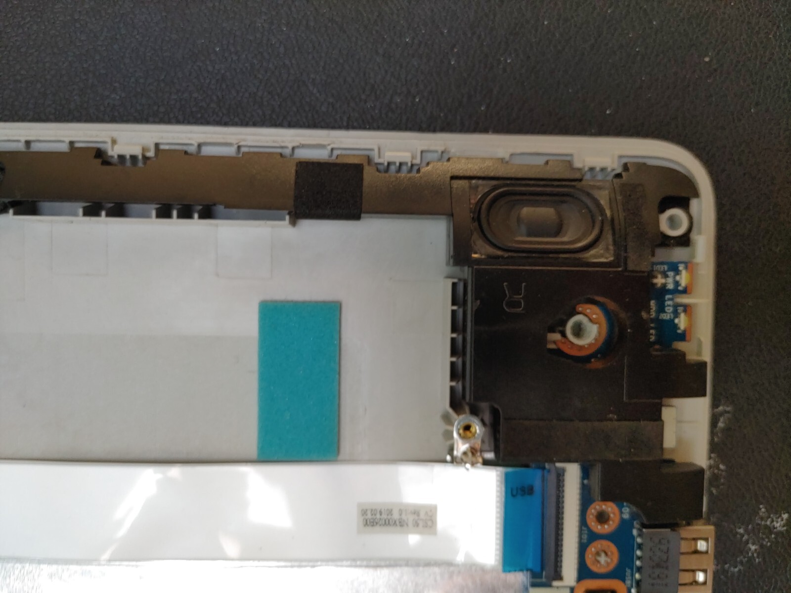 HP Notebook 15-bs0xx Core i3-7100U@ 2.4Ghz NO RAM ,NO HD ( Selling Motherboard)