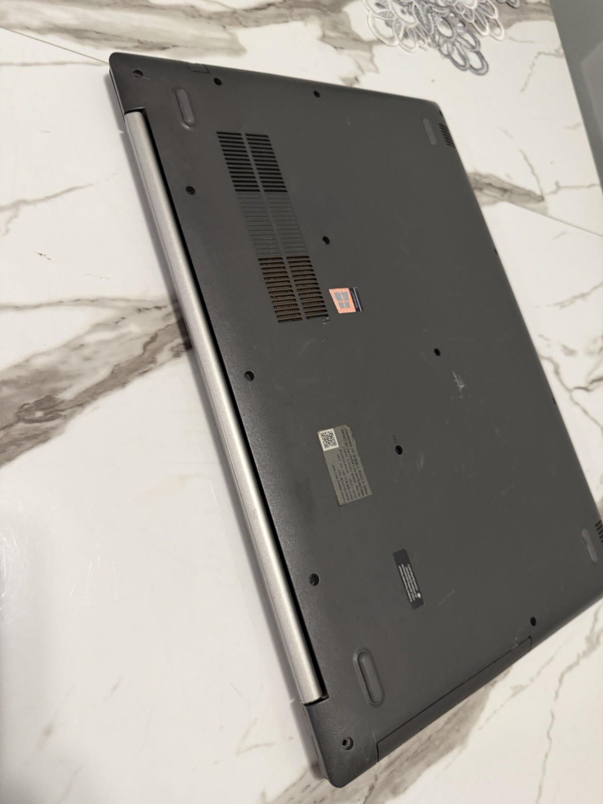 Lenovo IdeaPad 330 15.6″ AMD A9 8GB RAM 1TB HDD +128GB SSD Silver