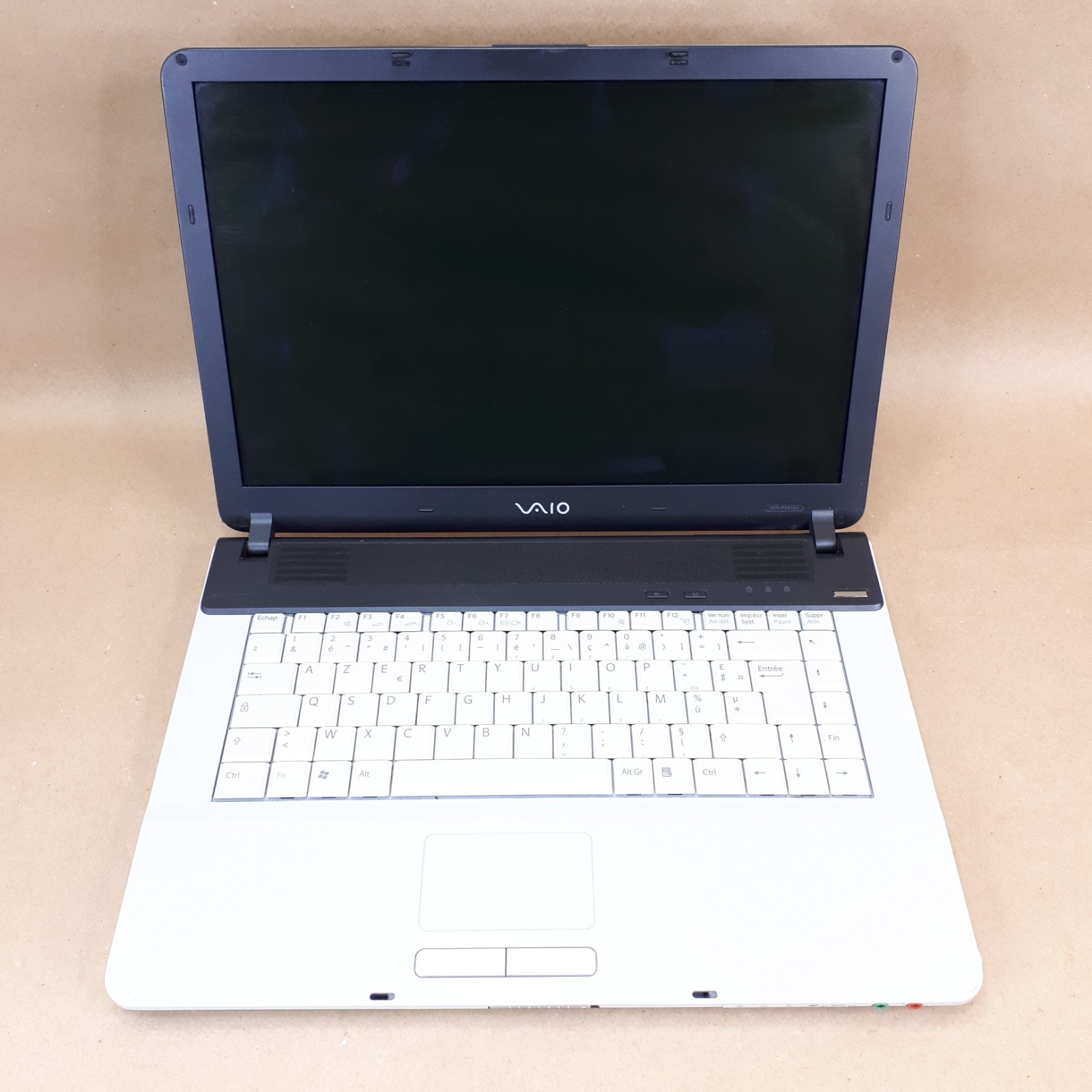 Sony VAIO VGN-FS315H 15.4″ Laptop Pentium M740 Boot/BIOS 2GB RAM No HDD/Battery