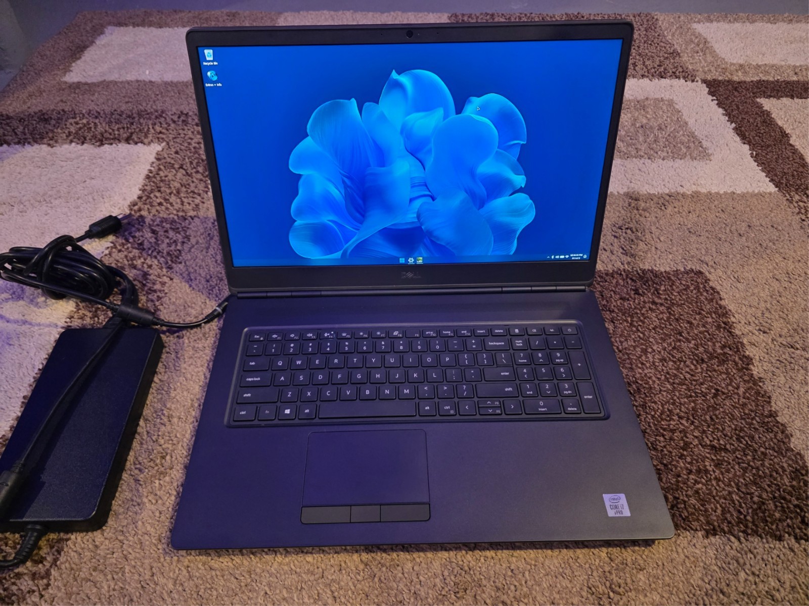 Dell Precision 7750 17.3″ NVIDIA RTX 3000, INTEL i7-10850H, 32GB, 256GB SSD,