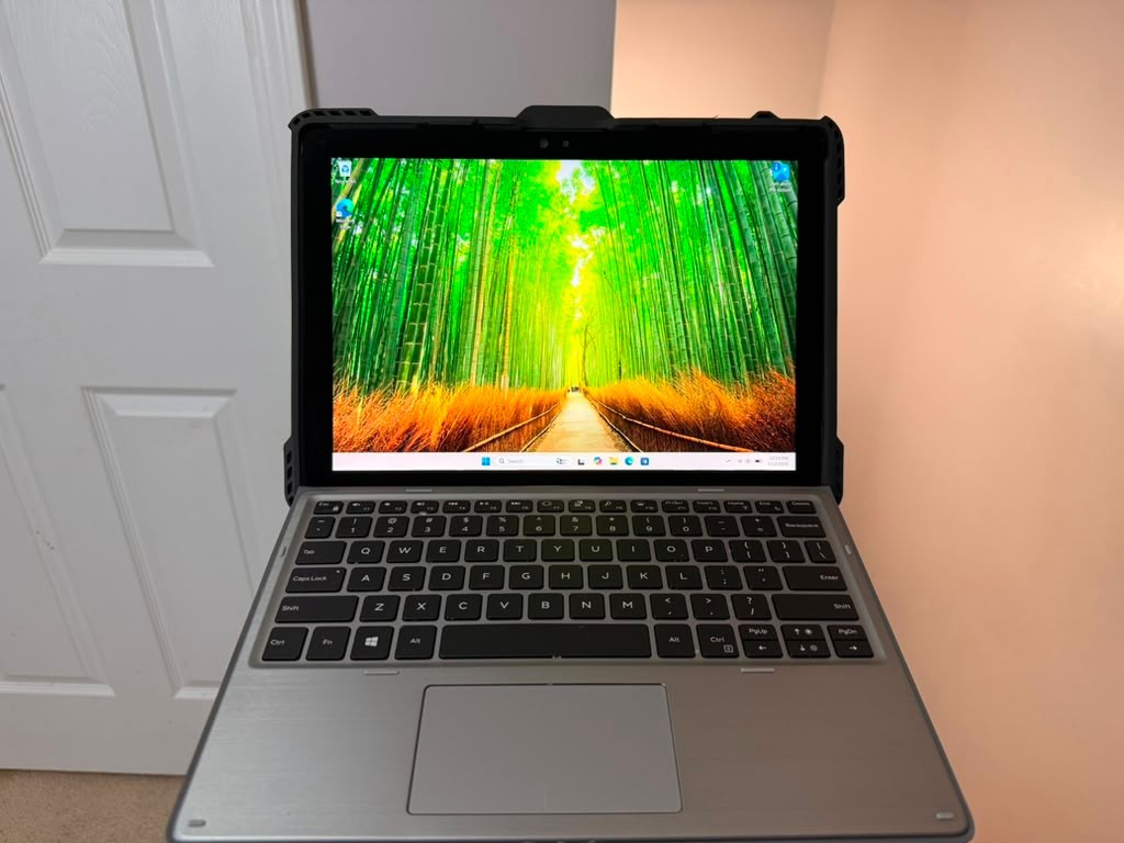 Dell Latitude 7200 2-in-1, i7-8665u 16 GB – 256 GB NVMe Windows 11 Pro No Chrger