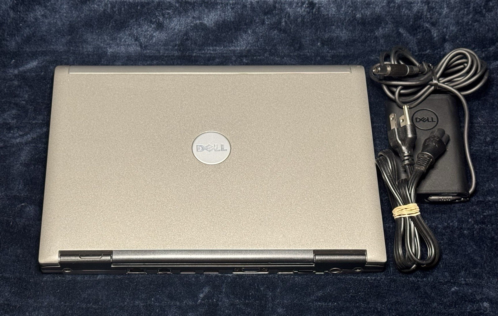 Complete Dell Latitude D420 Mini Laptop 12” LCD/1.20GHz/1GB RAM/80GB/WIFI/XP PRO