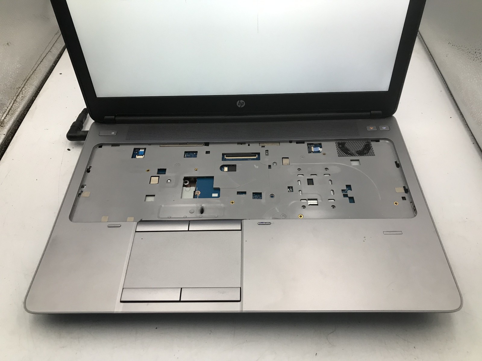 HP PROBOOK 650 G1 – FOR PARTS/BROKEN LCD – INTEL I5 4TH GEN – NO RAM – READ – BB