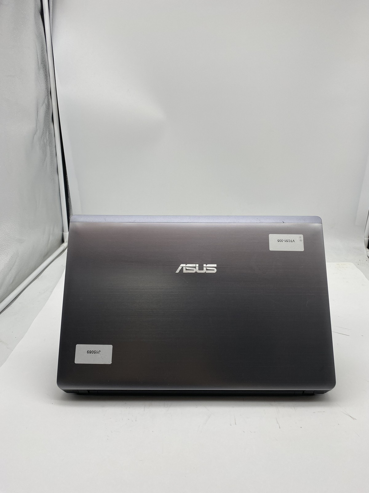 Asus U57A Laptop Intel Core i5 2450M 2.5GHz 6GB RAM 750GB HDD No OS