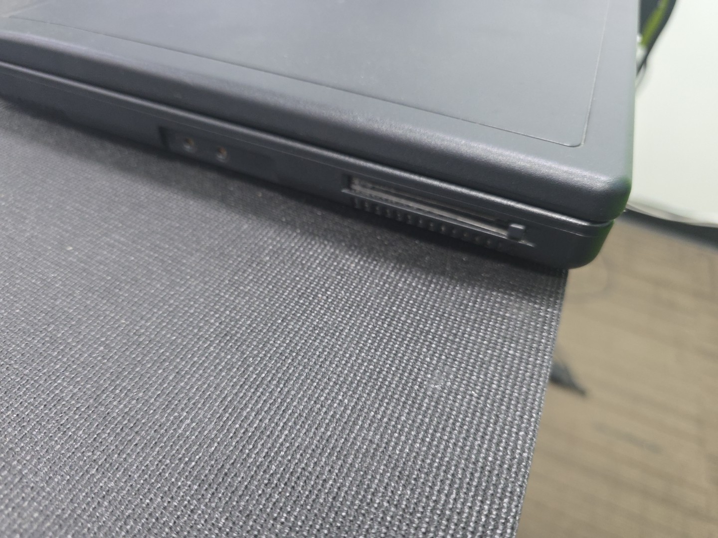 DELL INSPIRON 1000 – BOOTS TO BIOS – INTEL CELERON 2.2MHZ – 256MB RAM – READ -BB