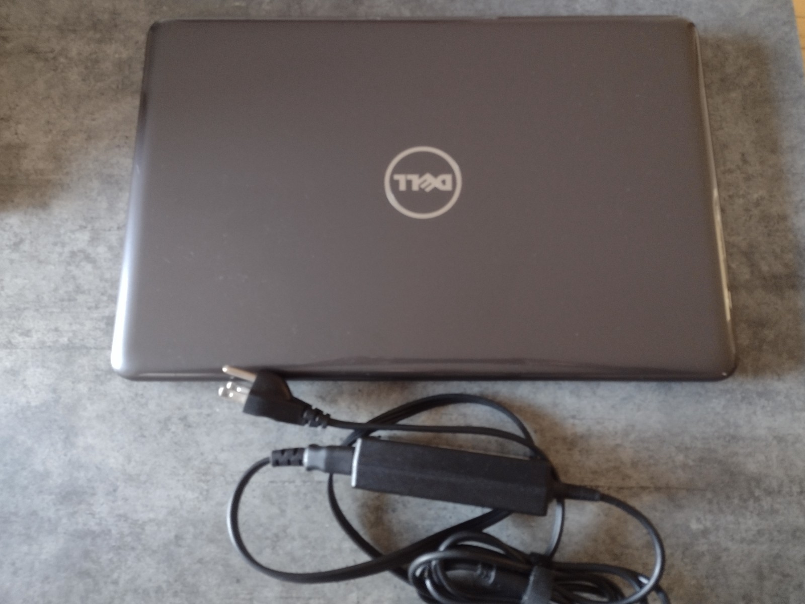 Dell Inspiron 15 5567 16GB RAM 2.70 GHz i7-7500U *No OS* Read