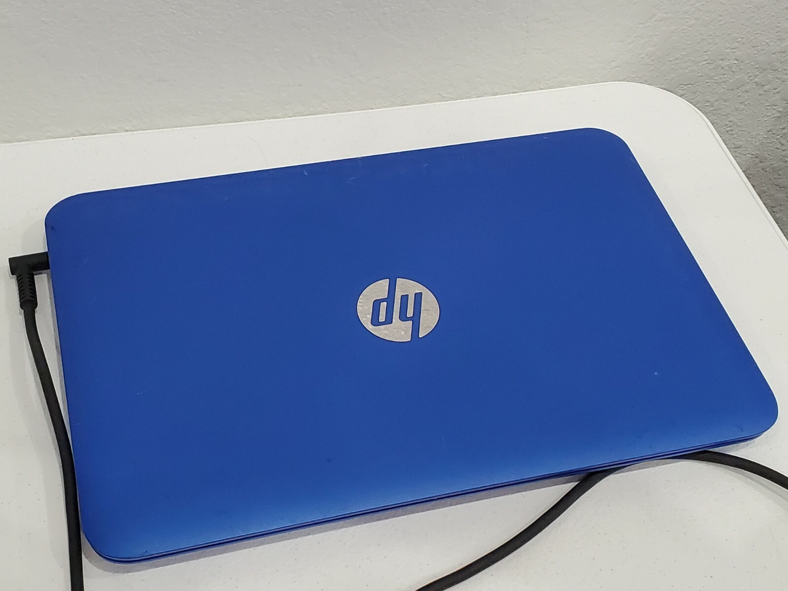 HP Stream 11-d010wm 11.6″ Laptop Intel Celeron-N2840 1.8GB 28GB READ