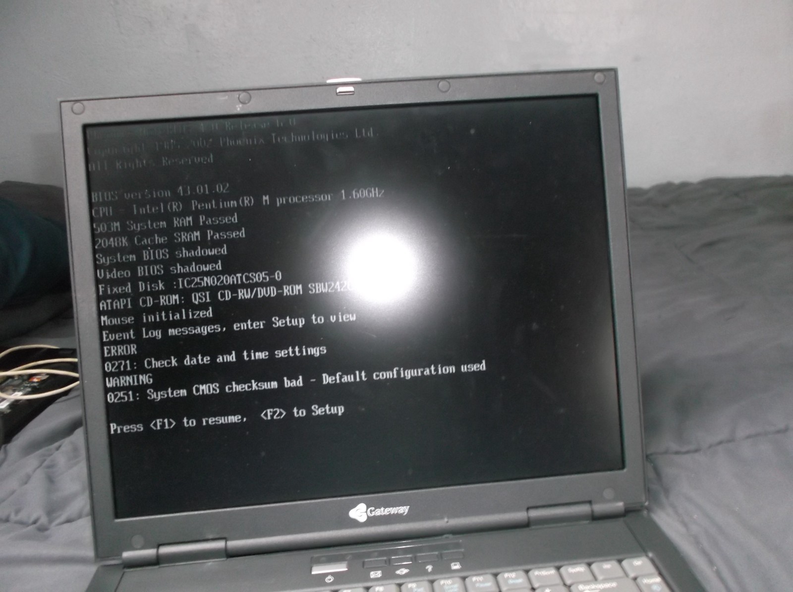 Vintage Gateway M405 Pentium M 1.6GHZ 20GB HD WINDOWS XP