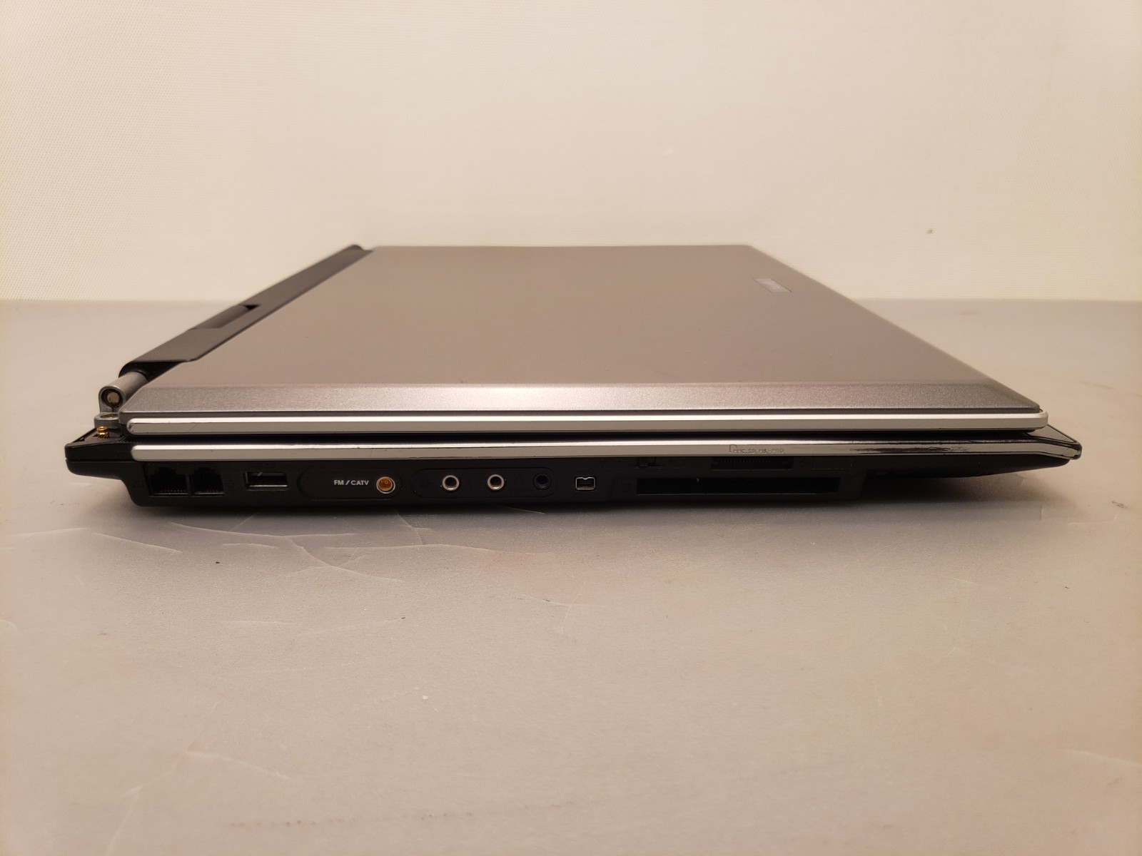 Vintage Asus Spartan Z83V Pentium M 17″ Laptop 2GB 80GB WinXP ATI Radeon