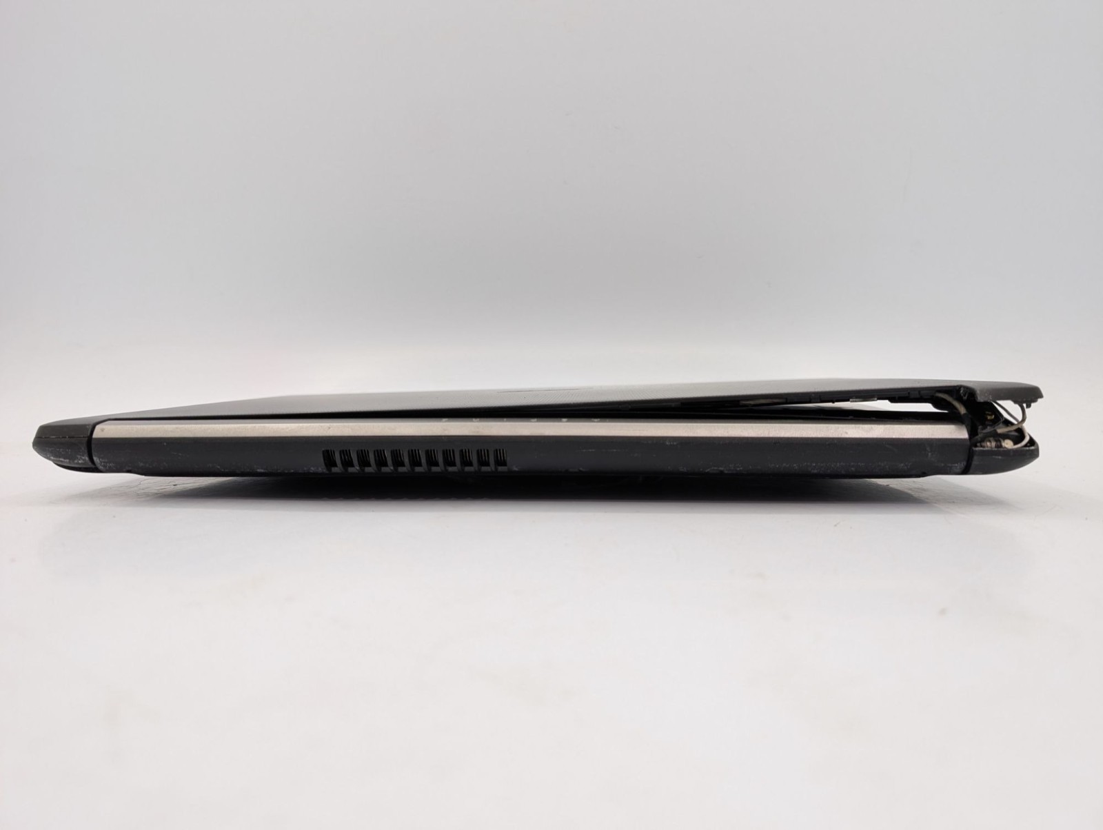 Acer Aspire 5 A515-51-310Z 15.6″ Intel Core i3-8130U 2.20 GHz 4GB RAM Laptop