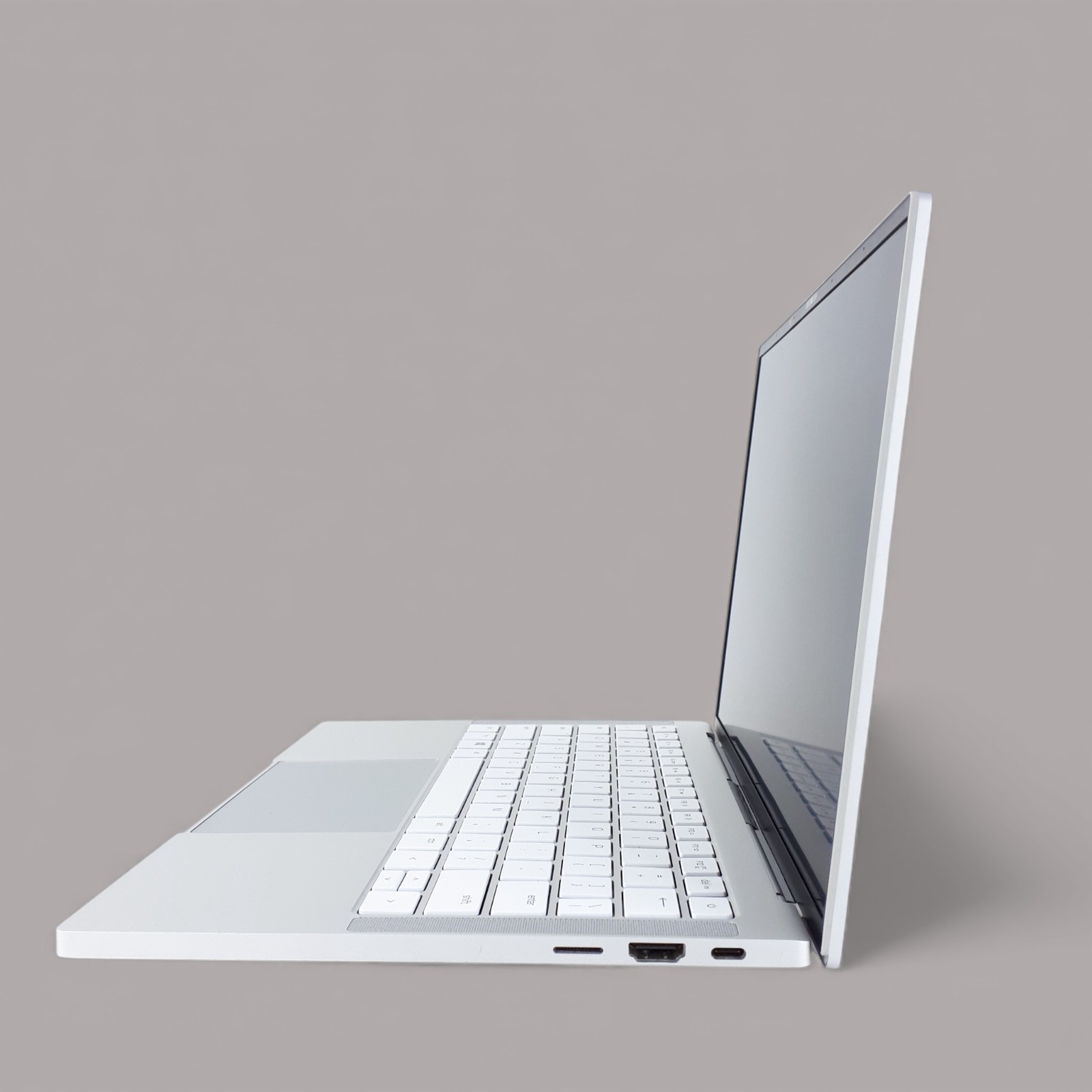 Razer Book 13 2020 RZ09-0357 13.4″ Laptop 11th Gen 16GB For Parts *AS IS*