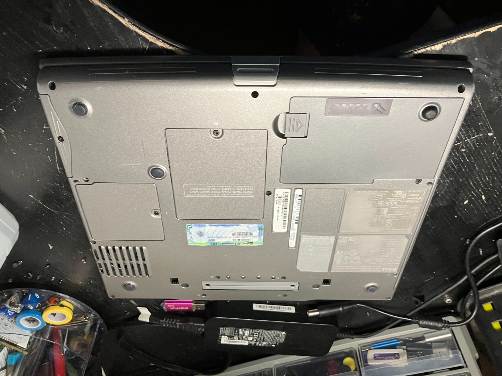 Dell Latitude D600 14″ Pent M 1.4GHz 1GB RAM 16GB SSD Mod Radeon GPU Wifi Win XP