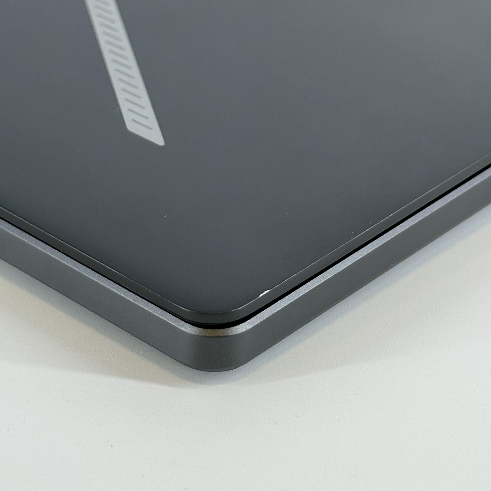 Asus ROG Zephyrus G16 GU605 240Hz QHD+ 2.9 GHz Ultra 9 285H 32GB 1TB RTX 5070 Ti