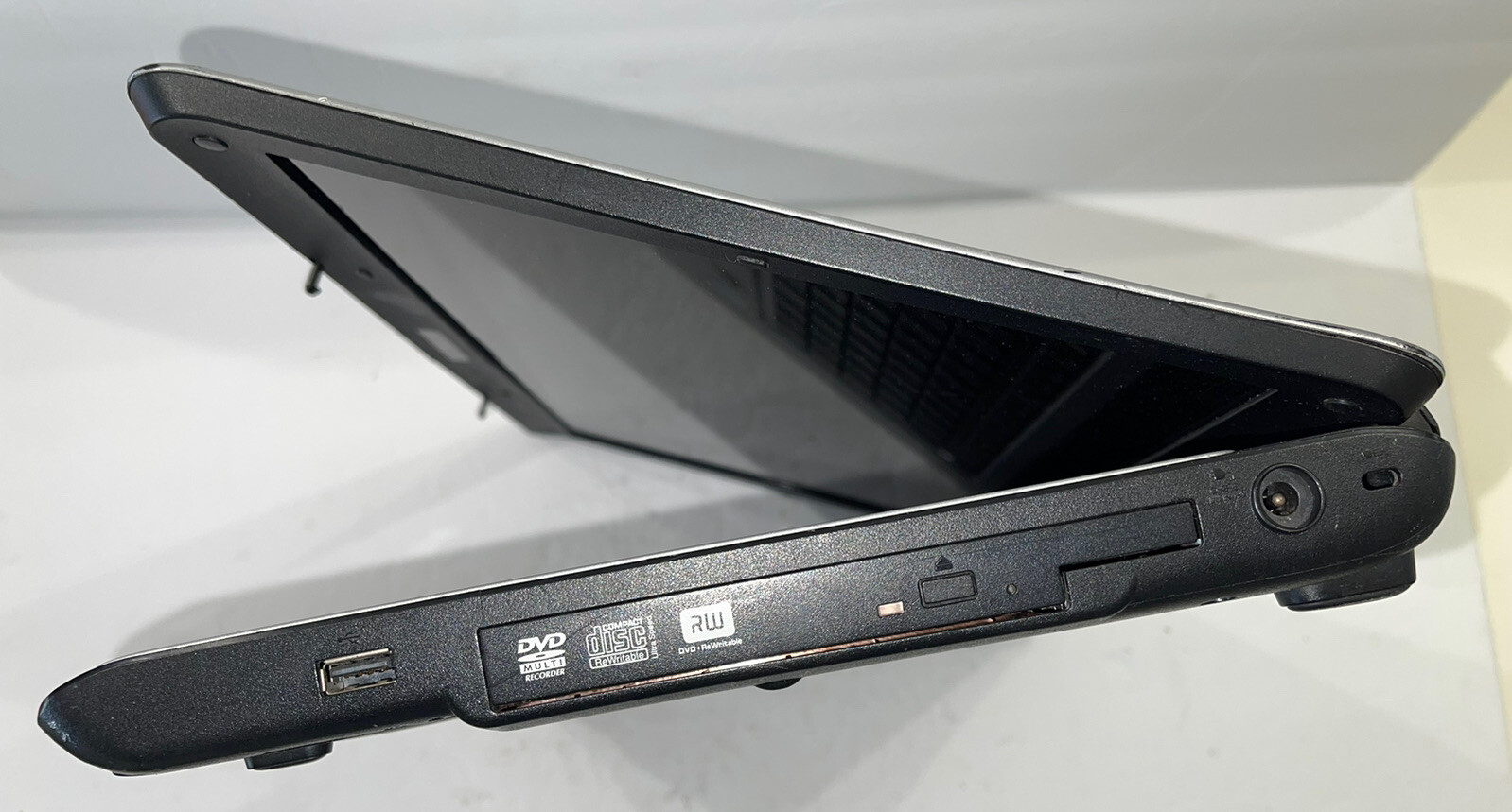 15.4” Toshiba Satellite L300-129 Laptop 2GB RAM 160GB HDD Windows VISTA 4 PARTS!