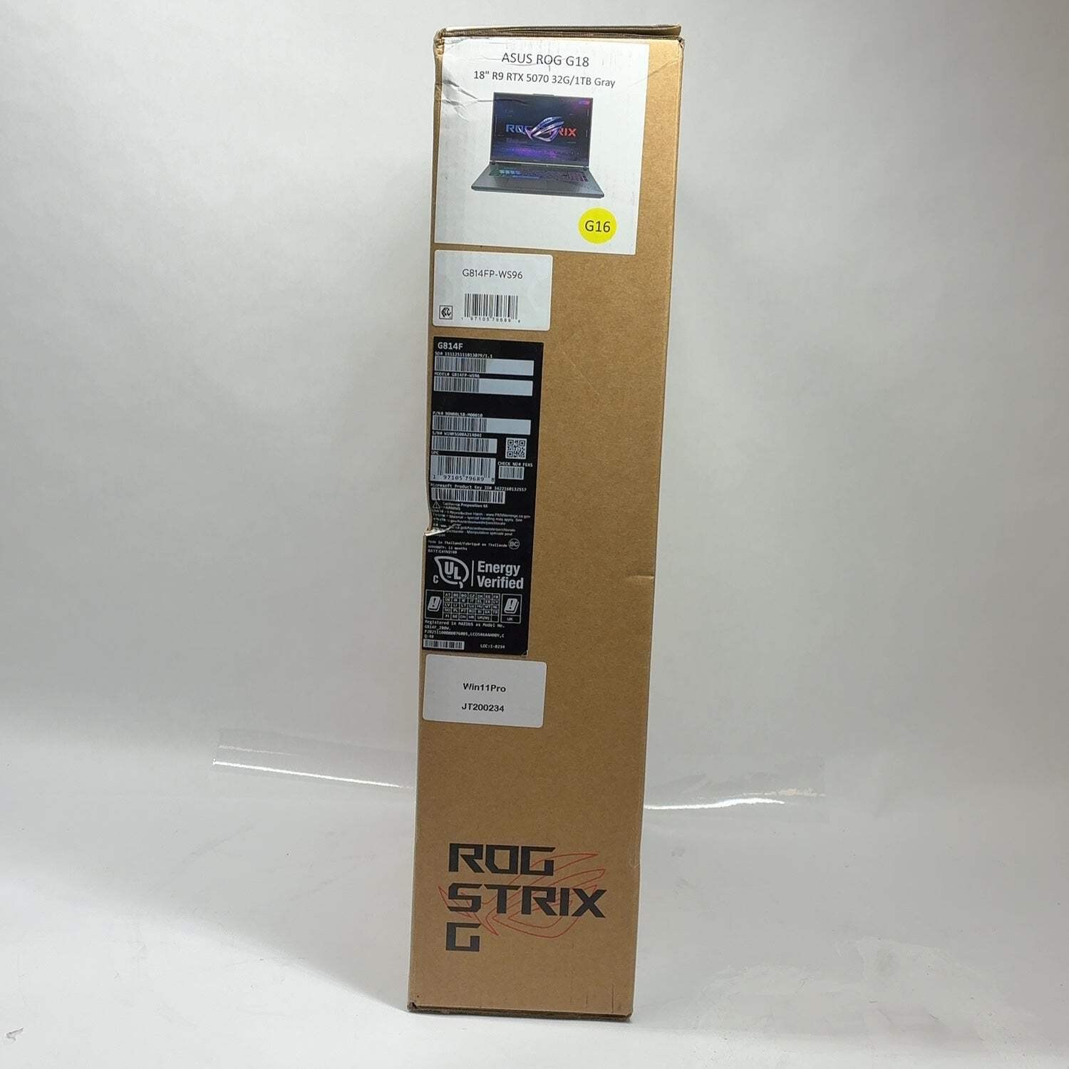 Asus ROG Strix G18 G814FP-WS96 18″ 16 Cores, Up to 5.4 GHz 5.4 GHz 32GB RAM 1TB